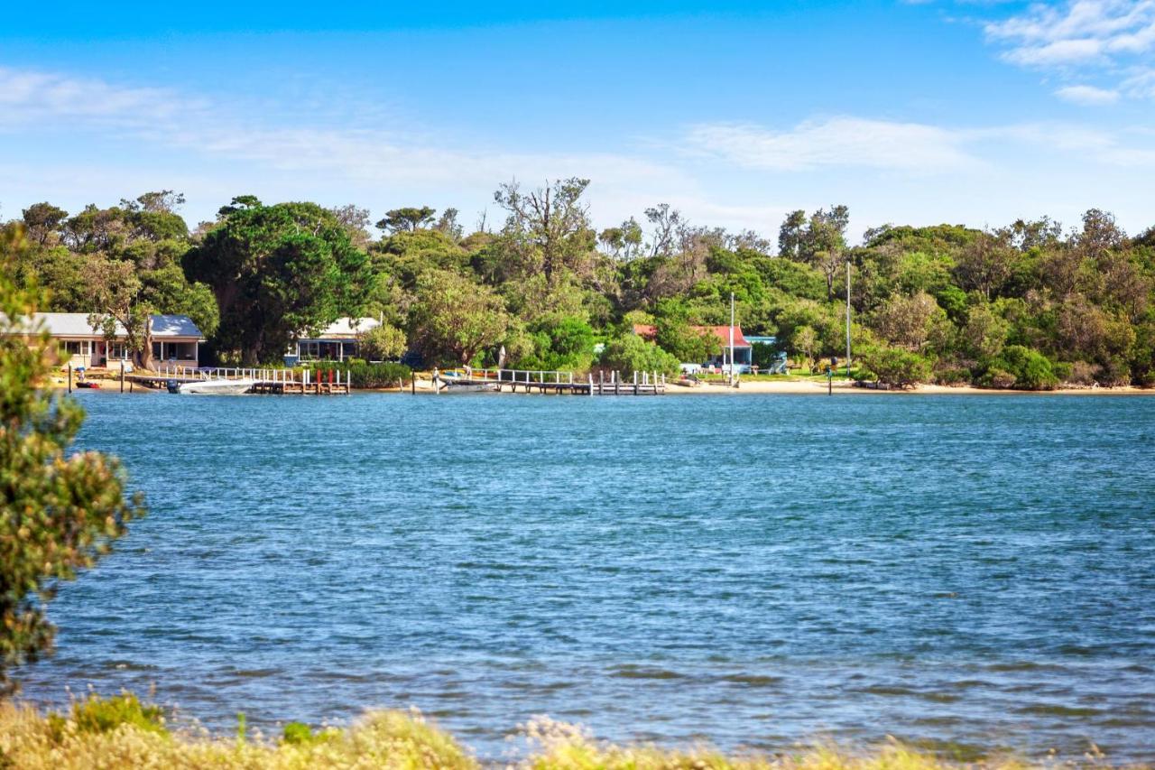 Banjo Paterson Motor Inn Лейкс-Энтранс Экстерьер фото