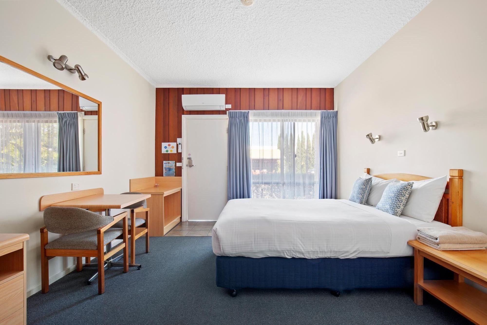 Banjo Paterson Motor Inn Лейкс-Энтранс Экстерьер фото