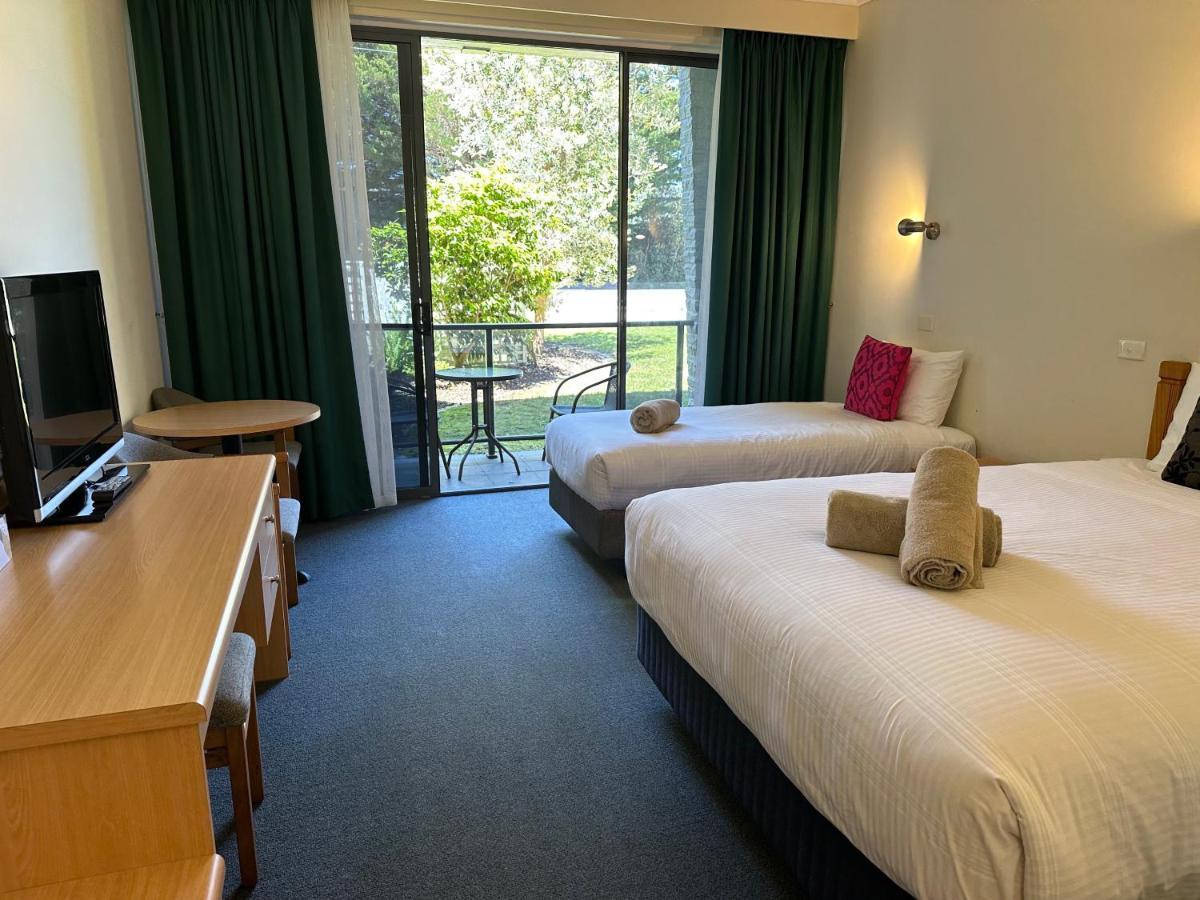 Banjo Paterson Motor Inn Лейкс-Энтранс Экстерьер фото