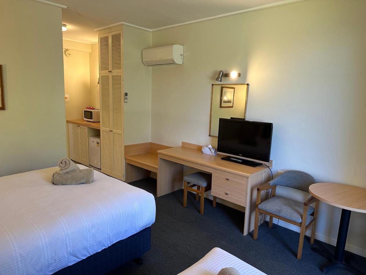 Banjo Paterson Motor Inn Лейкс-Энтранс Экстерьер фото