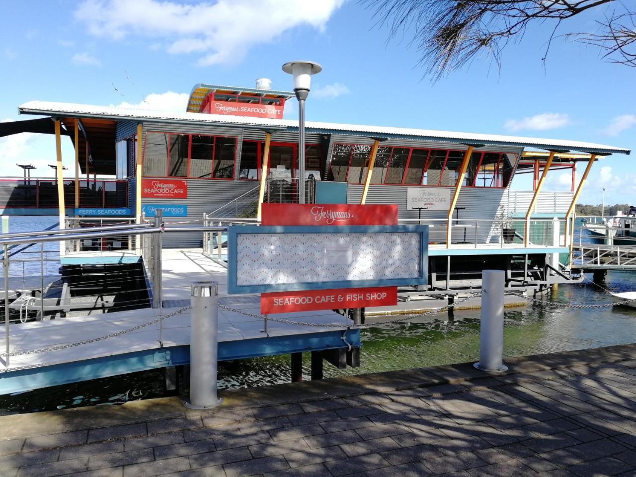 Banjo Paterson Motor Inn Лейкс-Энтранс Экстерьер фото