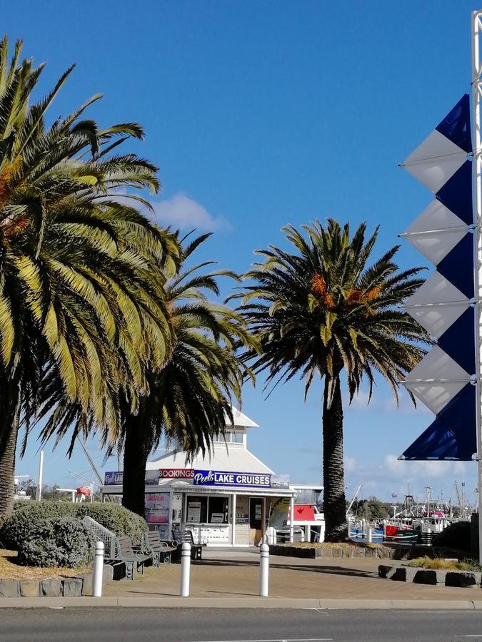 Banjo Paterson Motor Inn Лейкс-Энтранс Экстерьер фото
