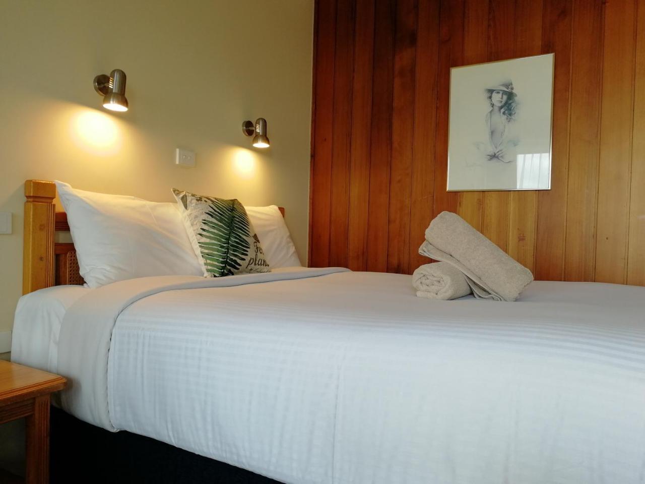 Banjo Paterson Motor Inn Лейкс-Энтранс Экстерьер фото