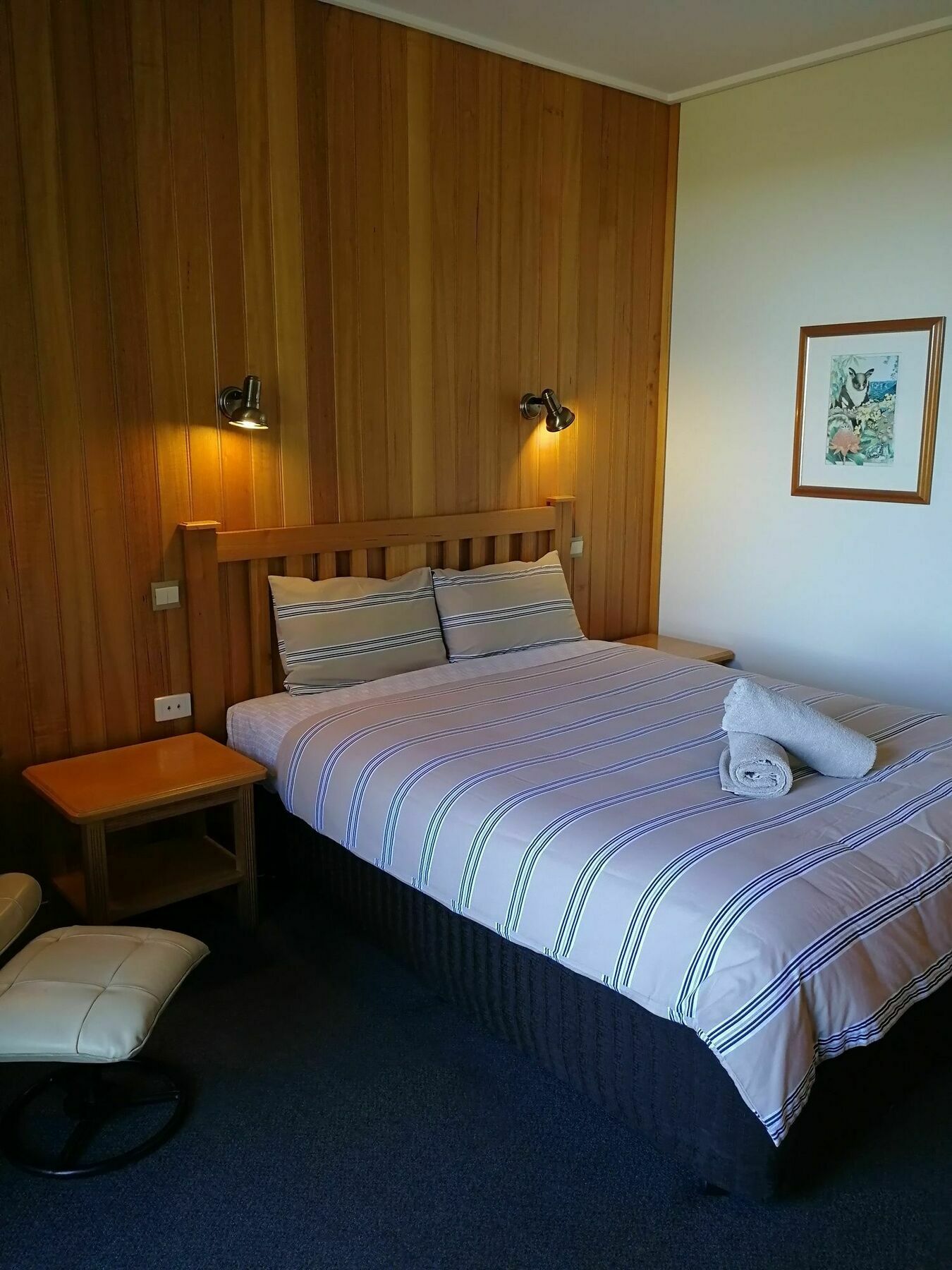 Banjo Paterson Motor Inn Лейкс-Энтранс Экстерьер фото
