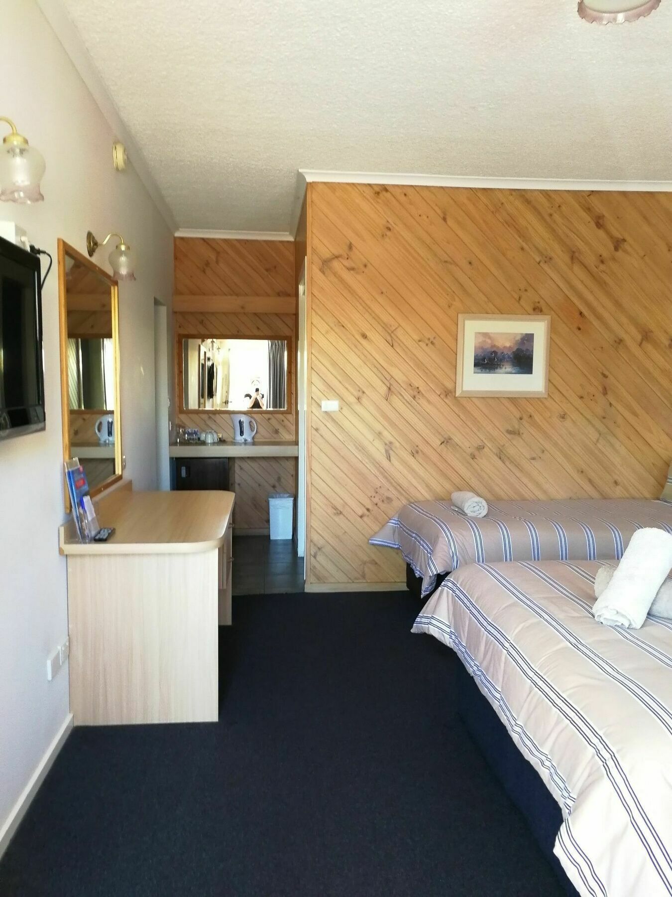 Banjo Paterson Motor Inn Лейкс-Энтранс Экстерьер фото