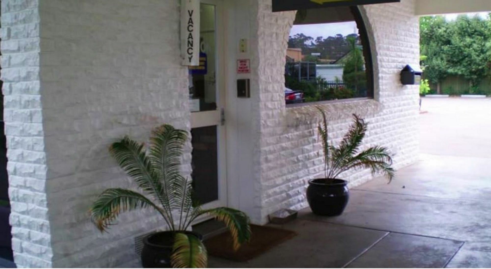 Banjo Paterson Motor Inn Лейкс-Энтранс Экстерьер фото